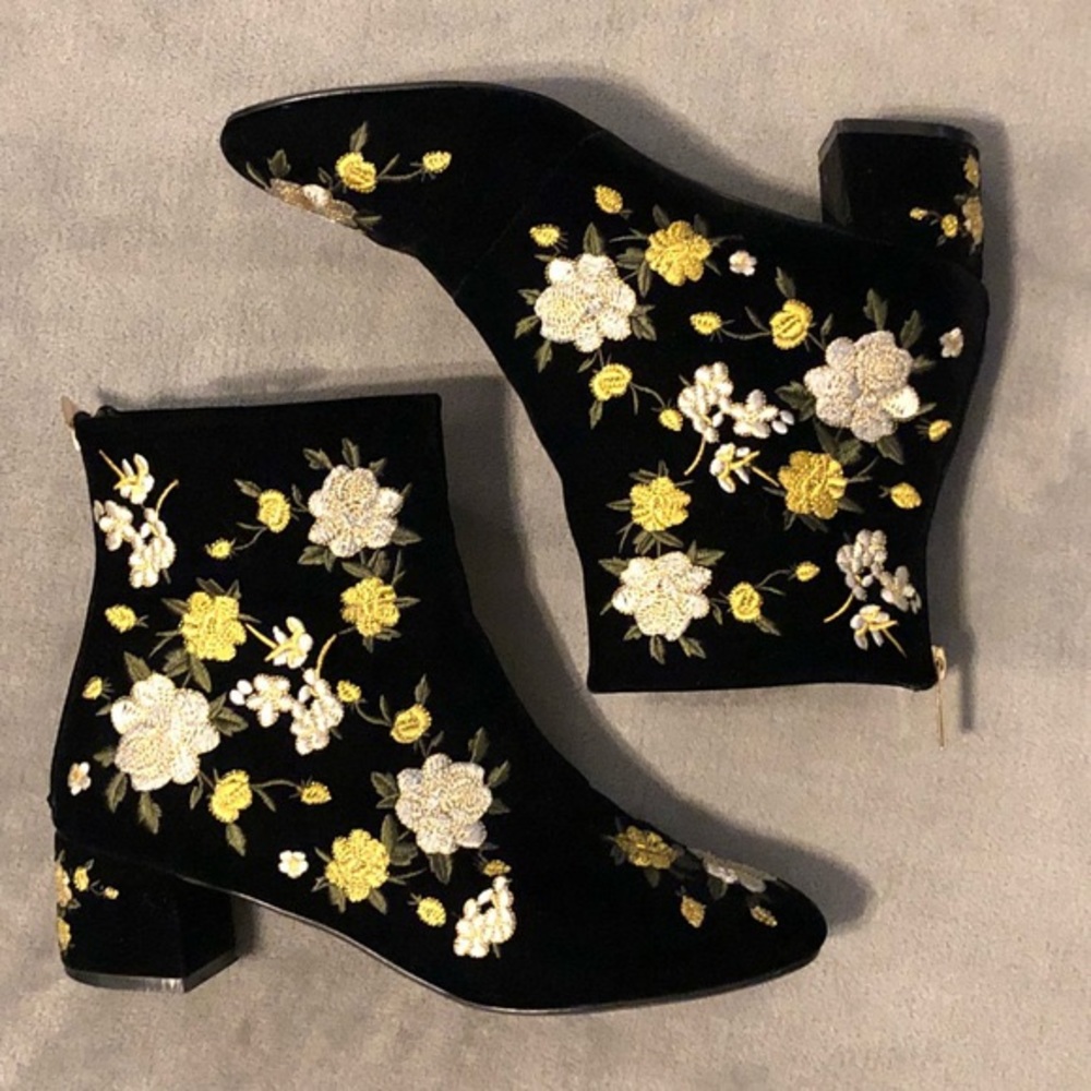 TOPSHOP VELVET EMBROIDERED BOOTS